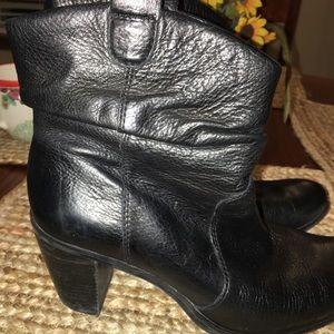 Joan and David Kristen ankle boots size 8.5